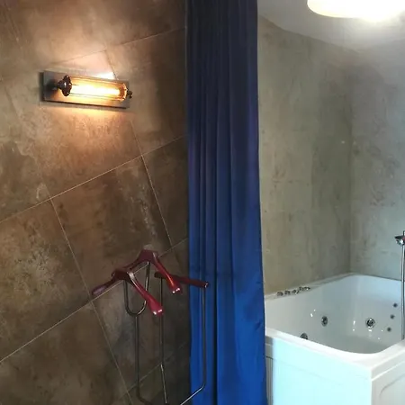 Jacuzzi New Loft Apartcomplex Kaskad, Минск - Центр Города アパートホテル ミンスク